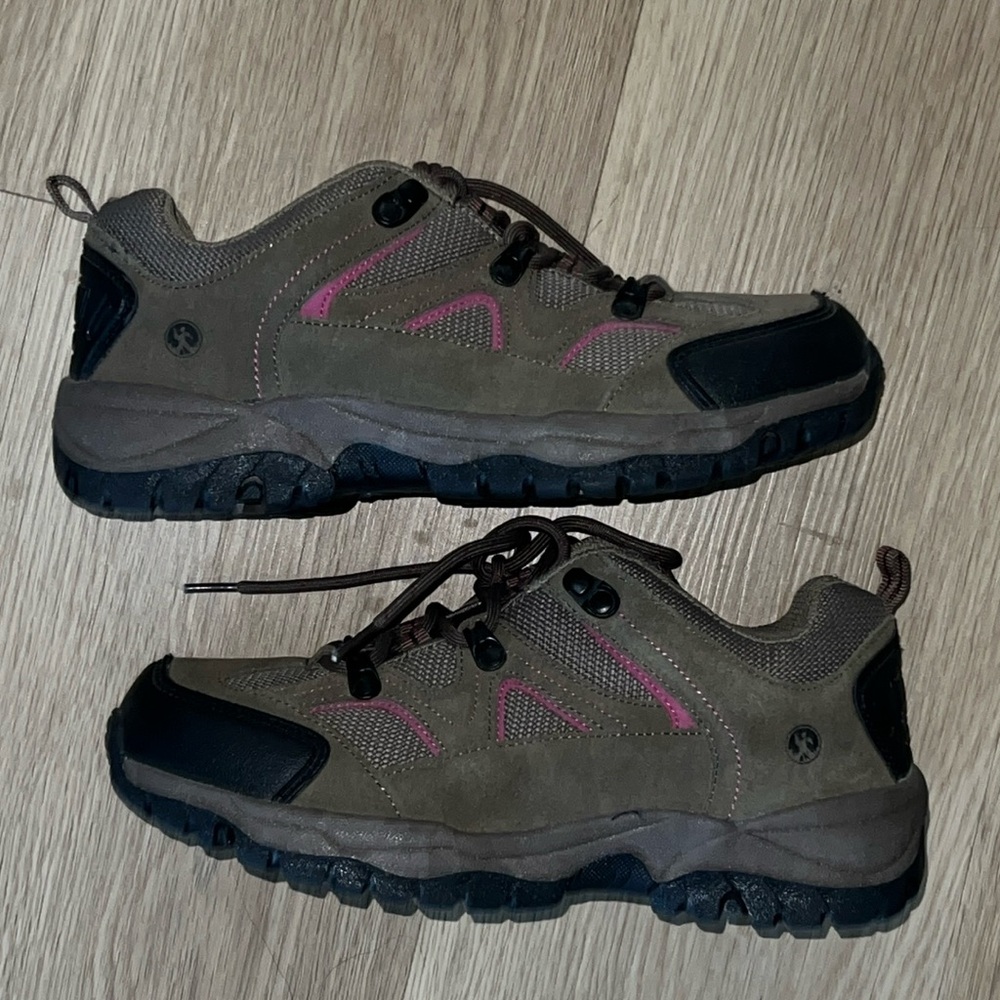 North side women’s hiking shoes
